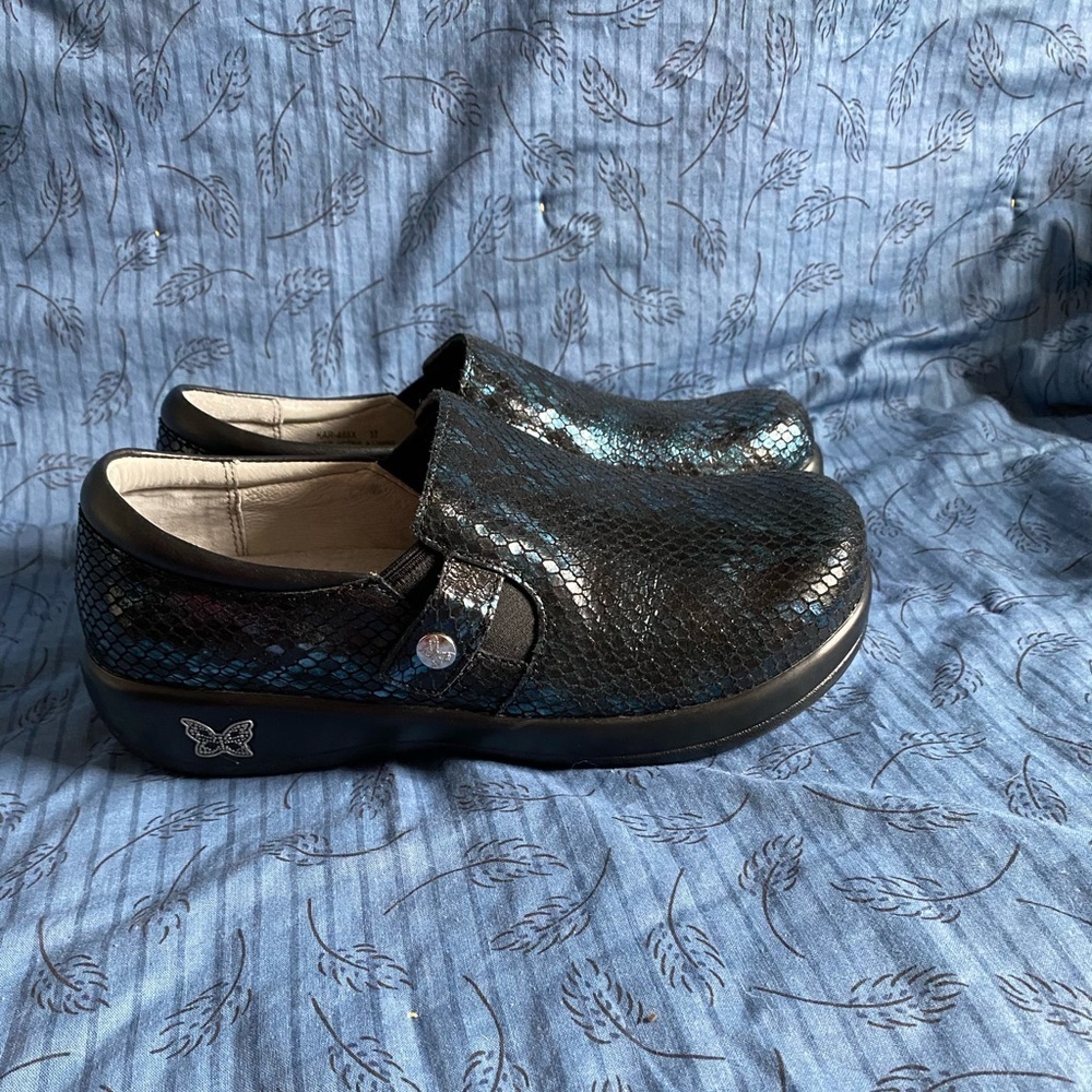 Alegria Kara metallic blue snake embossed leather clogs 7